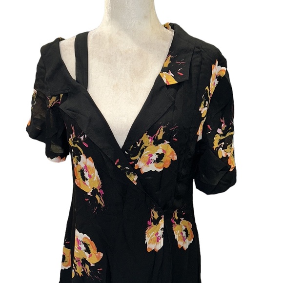 NWT A.L.C Lucia Silk Black Floral Asymmetrical Off Shoulder Faux Wrap Dress - 10 - Picture 6 of 15